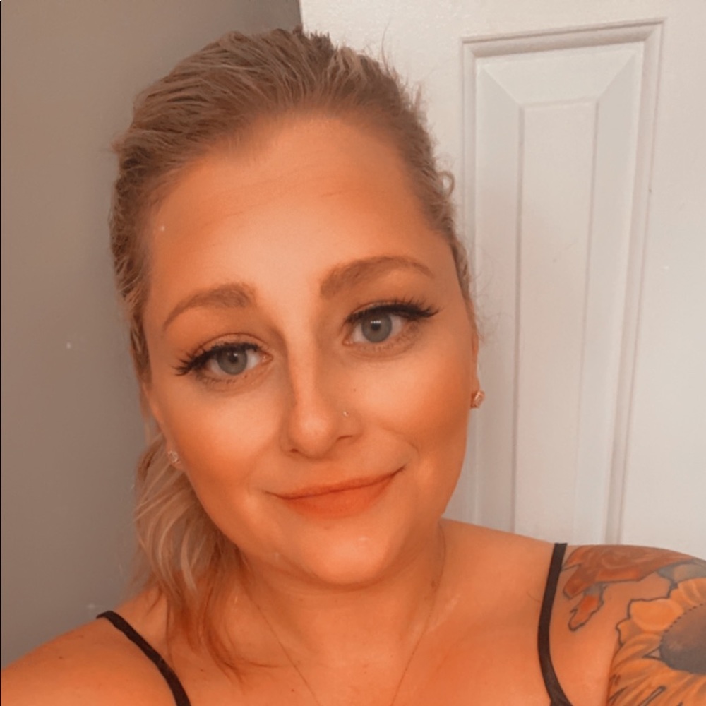 Meet your Posher, Lauren